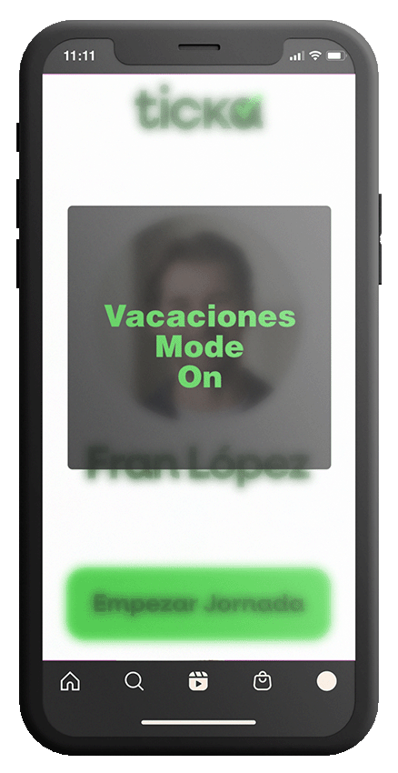 Equipo de empleados utilizando la app de fichaje para control horario